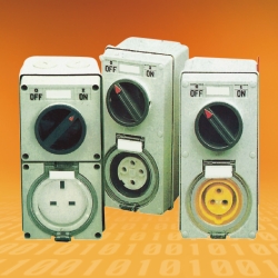 COMBINATION SWITCHED SOCKETS